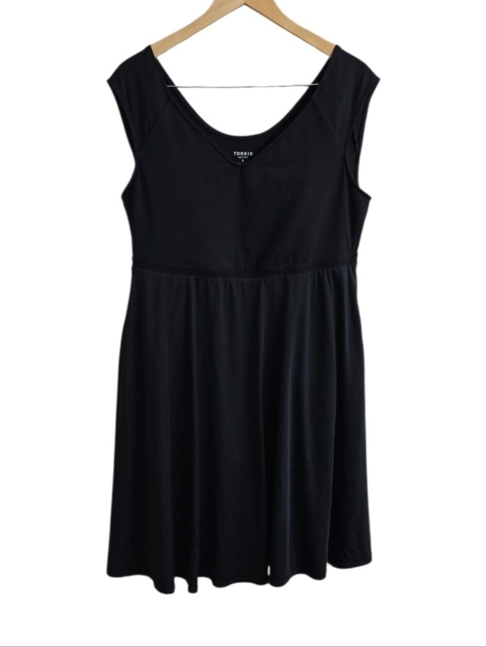 Torrid Active Black Athleisure V-neck Dress With Pockets & Shorts. Size 0/Large
